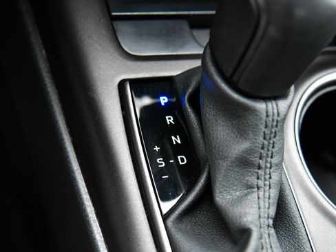 Used 2024 Toyota Camry SE image 24