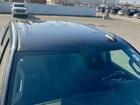 Used 2022 GMC Sierra 1500 Elevation w/ LPO, Elevation Black Package image 12