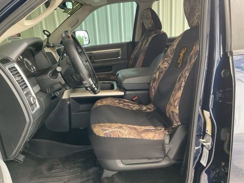 Used 2016 RAM 2500 SLT w/ Luxury Group AWD/4WD image 3