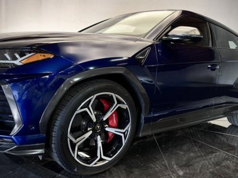 Used 2022 Lamborghini Urus image 32