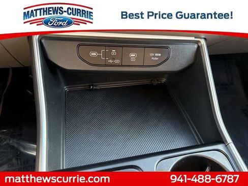 Used 2025 Kia Carnival FWD image 21