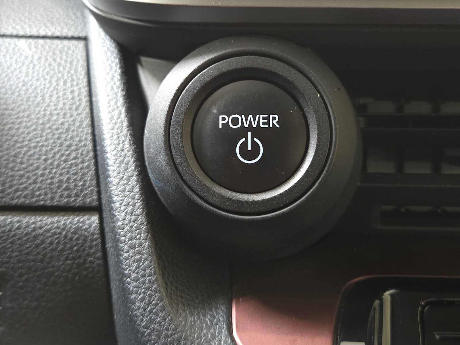 Used 2025 Toyota Prius Plug-In Hybrid FWD image 28