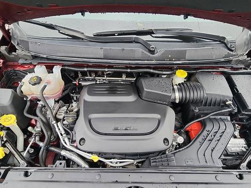 Used 2023 Chrysler Pacifica Touring-L image 25