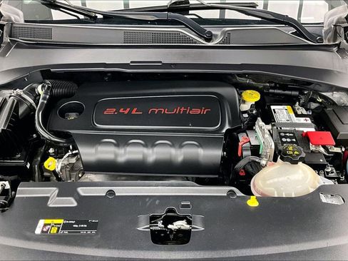 Used 2022 Jeep Compass Latitude AWD/4WD image 10