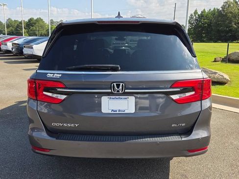 Used 2023 Honda Odyssey Elite image 11