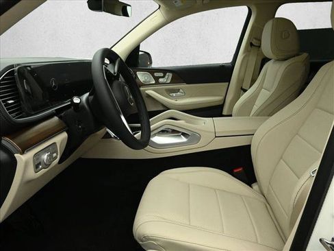 Certified 2025 Mercedes-Benz GLS 450 GLS 450 image 8