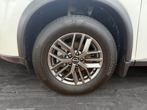 Used 2025 Nissan Rogue S FWD image 9