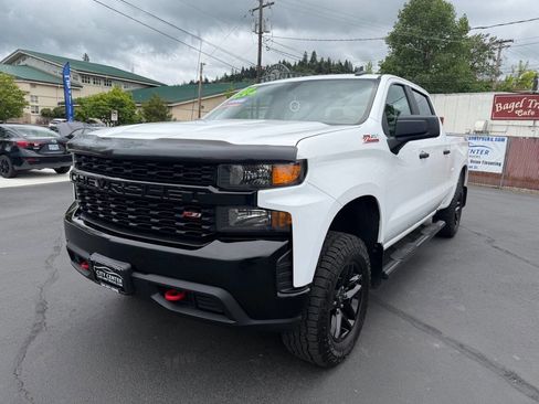 Used 2020 Chevrolet Silverado 1500 Custom Trail Boss w/ Custom Convenience Package AWD/4WD image 4