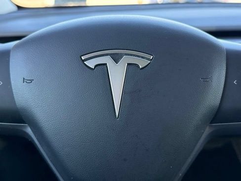 Used 2021 Tesla Model Y Long Range AWD/4WD image 23