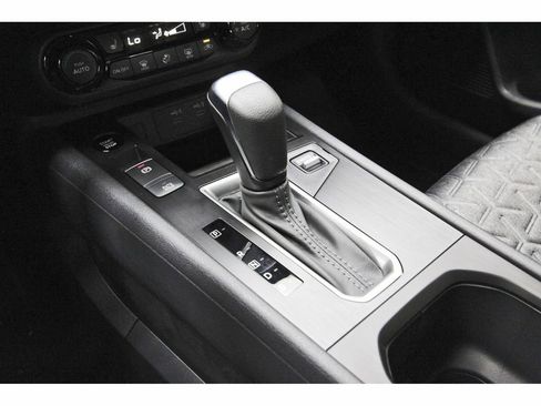 New 2026 Nissan Kicks SV w/ SV Premium Package FWD image 28