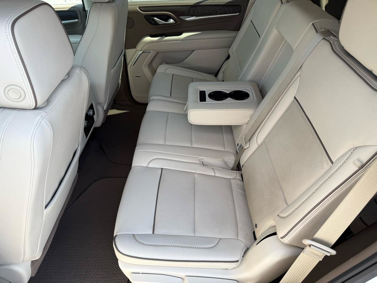 Used 2023 GMC Yukon Denali RWD image 18