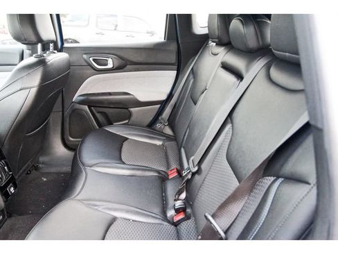 Used 2024 Jeep Compass Latitude AWD/4WD image 12