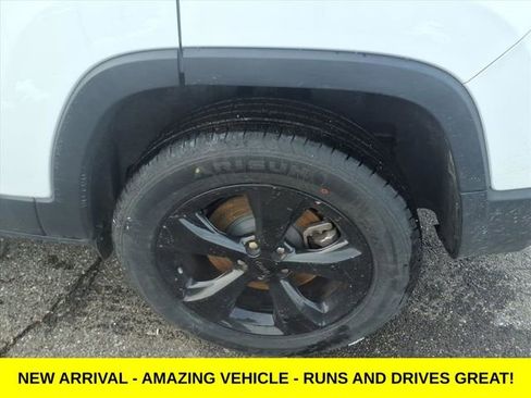 Used 2019 Jeep Cherokee Altitude image 9