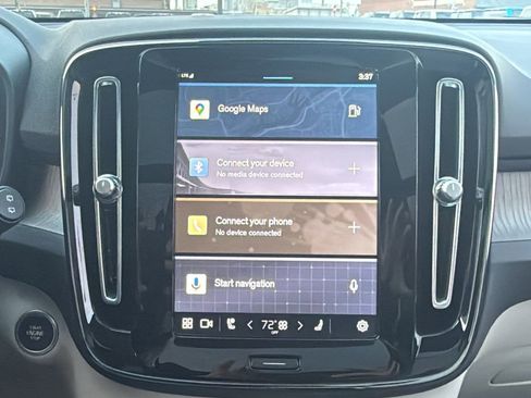 Used 2023 Volvo XC40 B5 Plus w/ Climate Package image 18