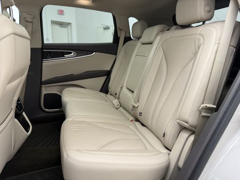 Used 2019 Lincoln Nautilus Reserve FWD image 27