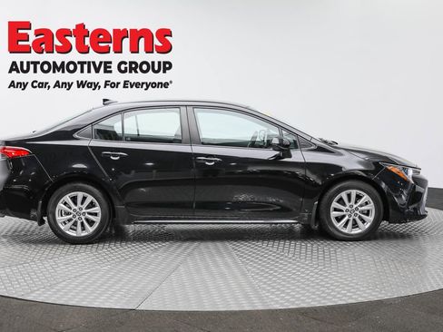 Used 2023 Toyota Corolla LE w/ LE Convenience Package image 4