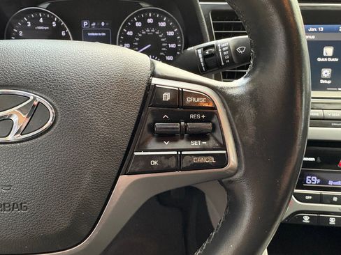 Used 2017 Hyundai Elantra Limited image 33