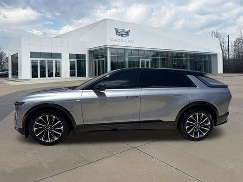 Used 2025 Cadillac Lyriq Sport AWD/4WD image 6