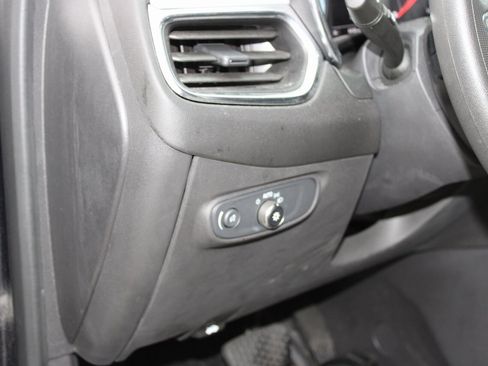 Used 2020 Chevrolet Equinox LS image 21