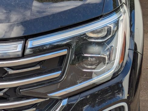 Used 2024 Volkswagen Atlas SEL AWD/4WD image 11
