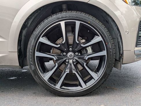 Certified 2023 Volvo XC60 B5 Ultimate AWD/4WD image 11