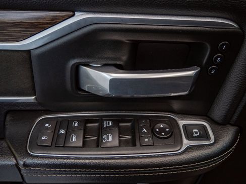 Used 2020 RAM 3500 Laramie image 23