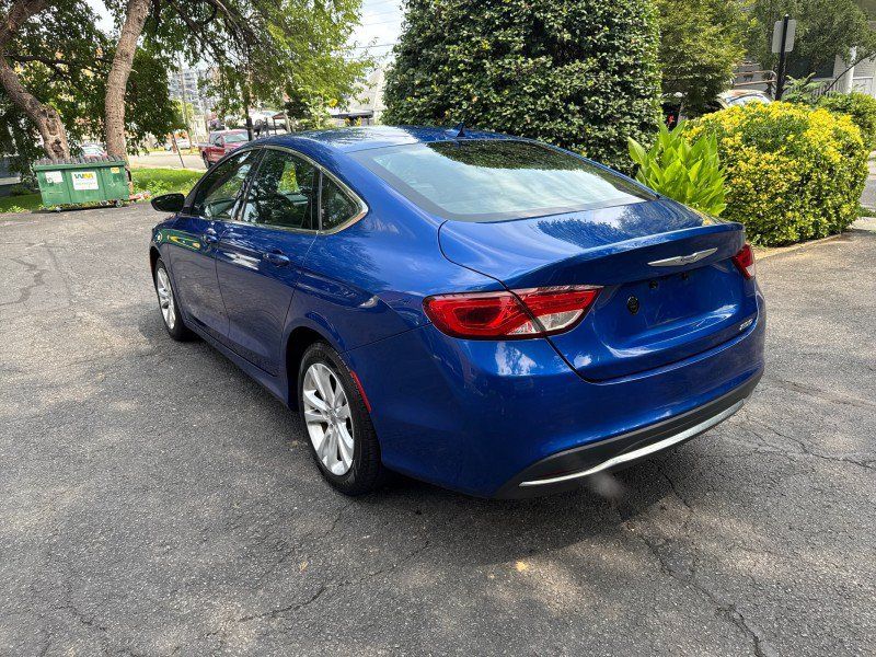 Used 2017 Chrysler 200 Limited Platinum FWD image 4