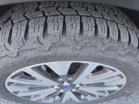 Used 2020 Ford Escape Titanium image 10