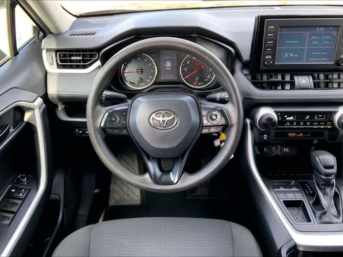 Used 2019 Toyota RAV4 LE image 6