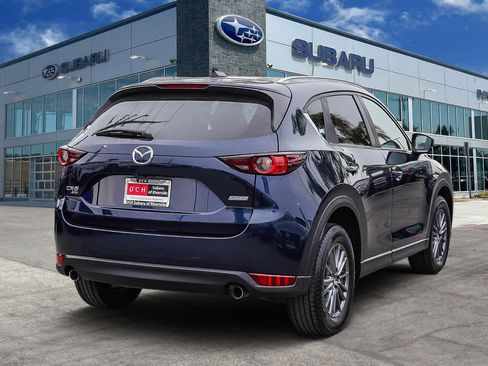 Used 2017 MAZDA CX-5 Touring image 4