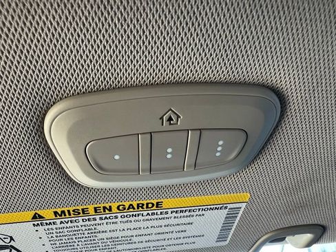 Used 2017 Chrysler Pacifica Touring-L image 42