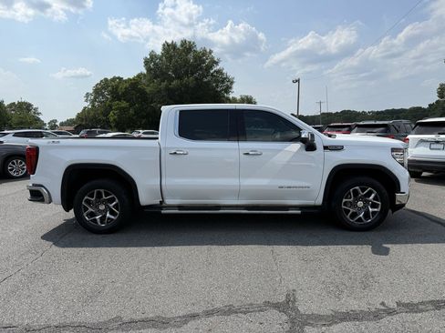 Used 2022 GMC Sierra 1500 SLT w/ SLT Premium Package AWD/4WD image 8