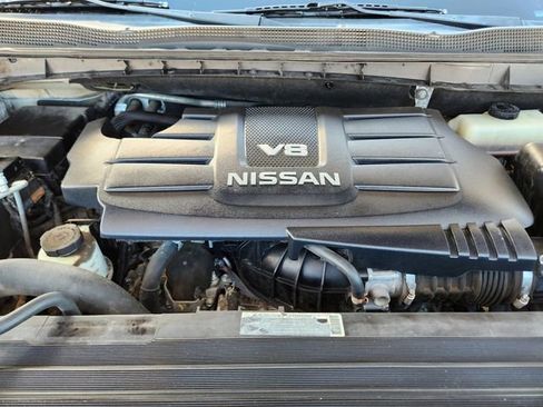 Used 2017 Nissan Titan PRO-4X image 33