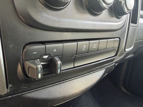 Used 2014 RAM 1500 Express AWD/4WD image 19