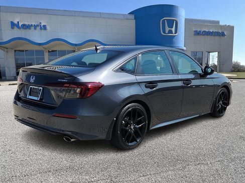 Used 2025 Honda Civic Sport image 4