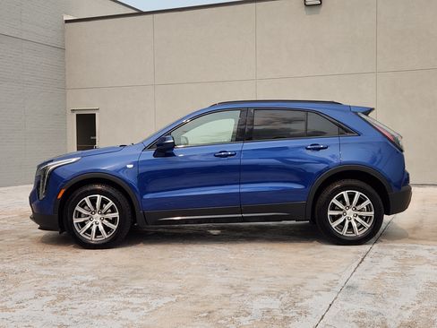 Used 2022 Cadillac XT4 Sport w/ Sun And Sound Package AWD/4WD image 5