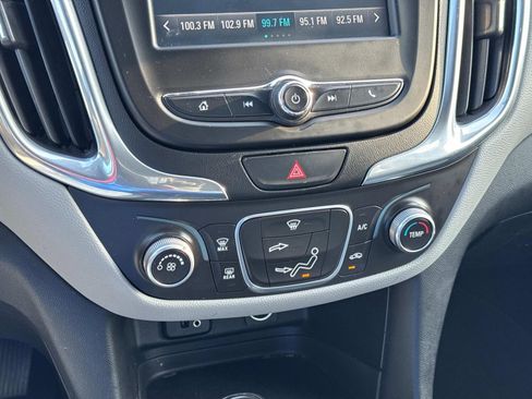 Used 2018 Chevrolet Equinox LS image 28