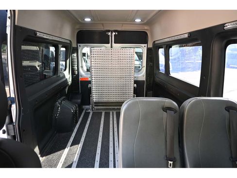 Used 2019 RAM ProMaster 2500 w/ Premium Appearance Group FWD image 18