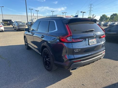 Used 2024 Honda CR-V Sport Touring image 4