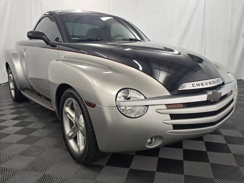 Used 2005 Chevrolet SSR w/ Preferred Equipment Group RWD image 7
