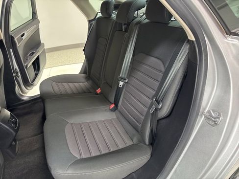 Used 2019 Ford Fusion SE image 24