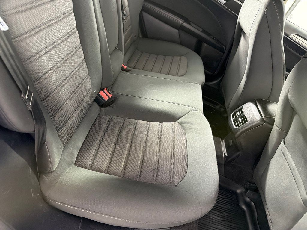 Used 2020 Ford Fusion SE AWD/4WD image 20