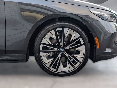 Certified 2025 BMW 530i image 12