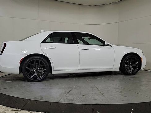 Used 2023 Chrysler 300 S image 8