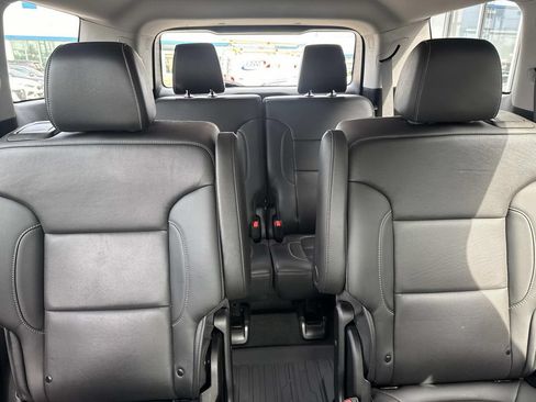 Used 2023 GMC Acadia SLT w/ Elevation Edition FWD image 10