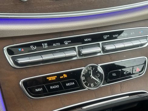 Used 2018 Mercedes-Benz E 300 image 21