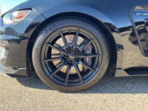 Used 2016 Ford Mustang Shelby GT350 w/ Technology Package image 34