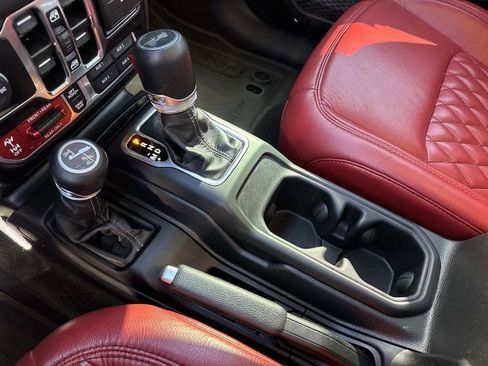 Used 2024 Jeep Wrangler Unlimited Rubicon image 27