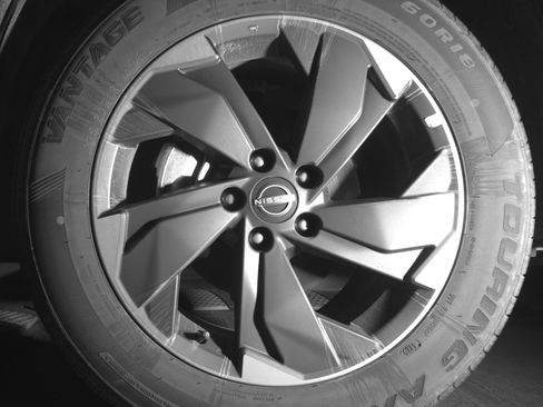 Used 2025 Nissan Rogue SV image 12