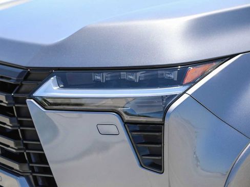 Used 2025 Lexus GX 550 w/ Cold Area Package AWD/4WD image 8